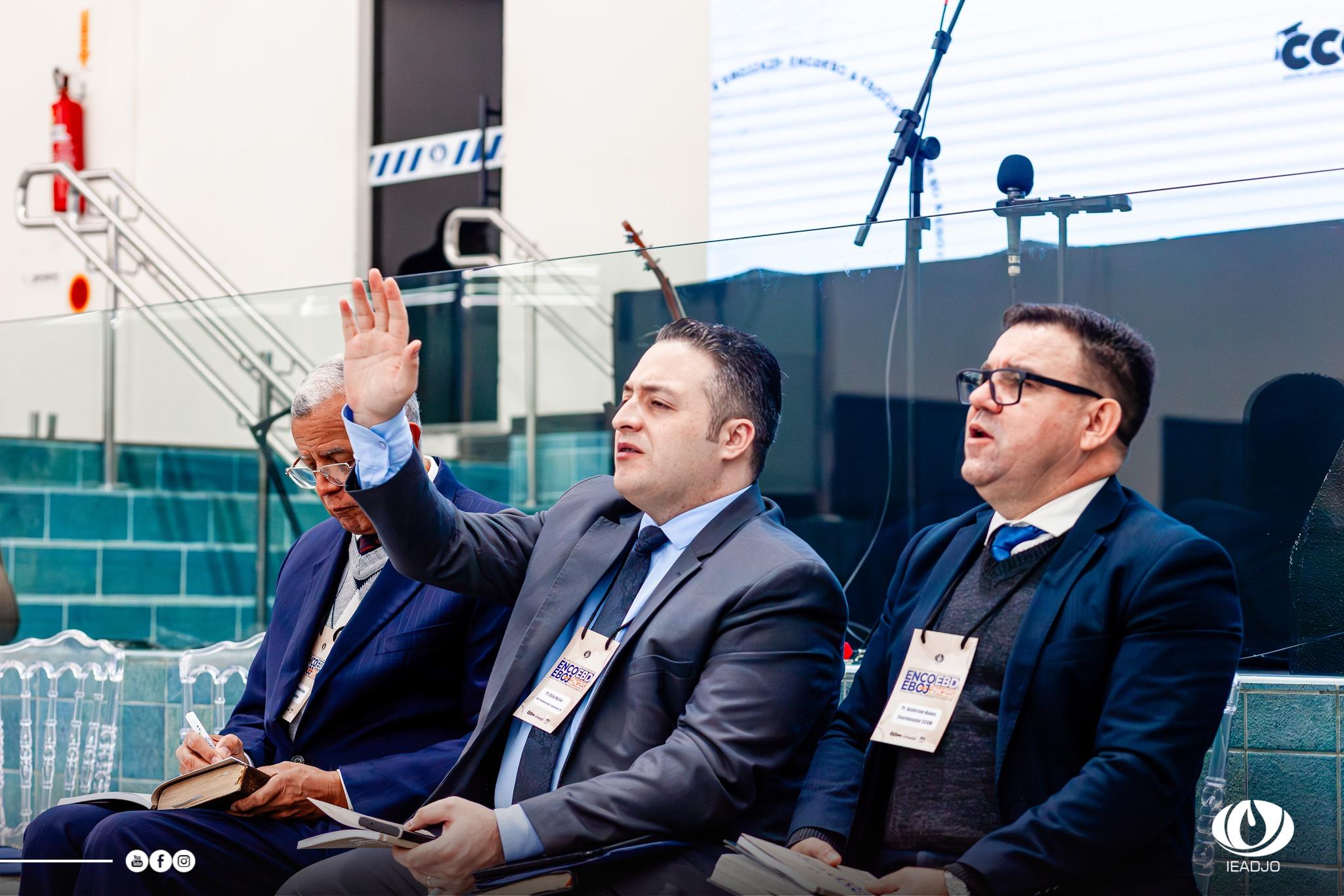 Pr. Eliseu Melfior, vice-presidente da IEADJO e coordenador EBD e Pr. Anderson Nunes, coordenador CCOM.