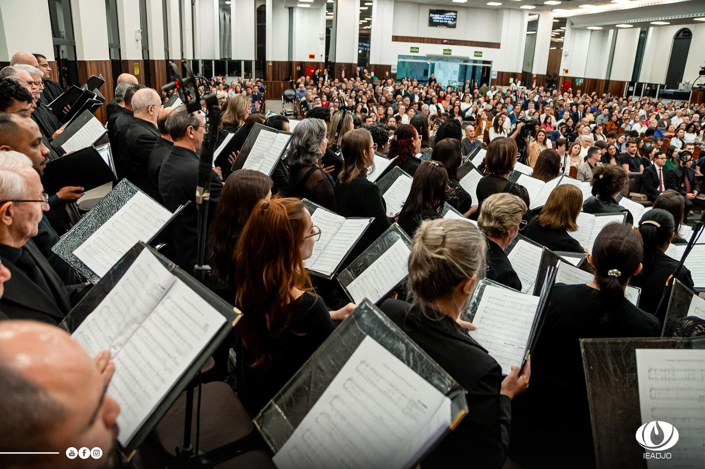 Ação de Graças Coral e Orquestra IEADJO 
