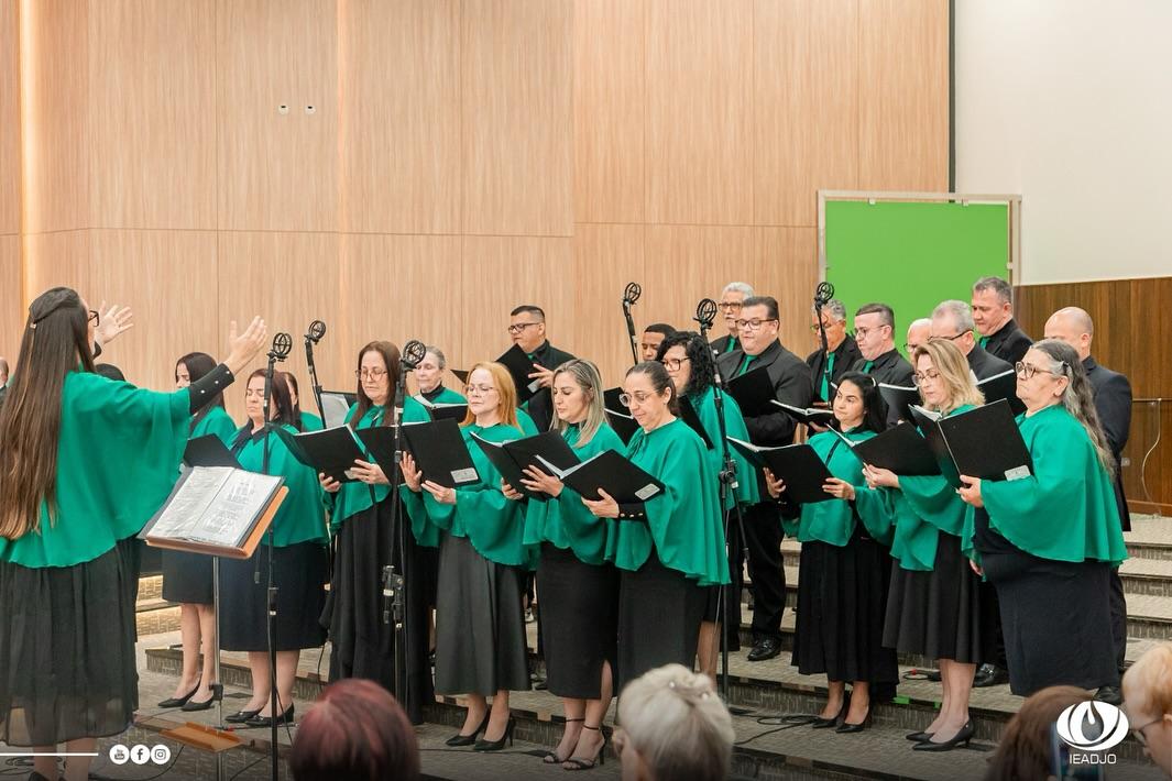 Ação de Graças Coral e Orquestra IEADJO 