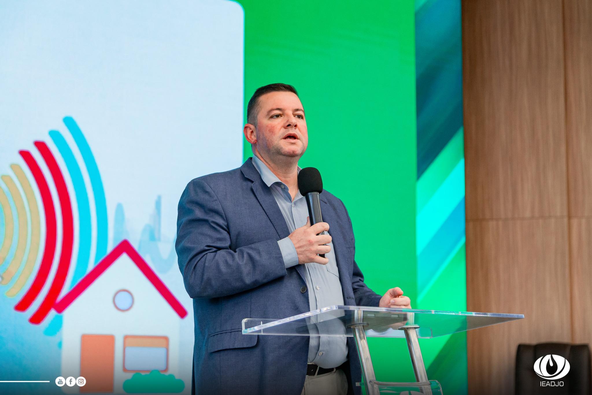 Pr. Cleomar Nereu Camargo, coordenador de patrimônio da IEADJO.