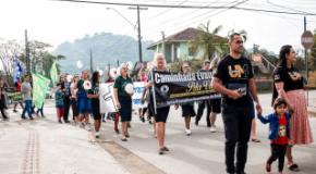 Departamento de Evangelismo realiza "Caminhada pela Vida" no bairro Paranaguamirim, região sudeste