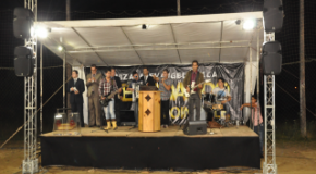 Iniciou a 5ª Cruzada Evangelística Abençoando Joinville
