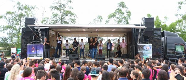 Planeta Teen, adolescentes fazendo a diferença ao redor da terra Planeta Teen, adolescentes fazendo a diferença ao redor da terra