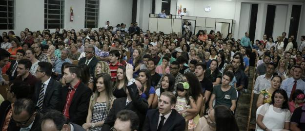 Nova Brasília sediou o primeiro Culto de Ações de Graças pelos 10 anos da Rádio 107,5 FM Nova Brasília sediou o primeiro Culto de Ações de Graças pelos 10 anos da Rádio 107,5 FM