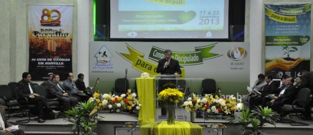Muitas lágrimas no segundo dia do Congresso "Discipulado para o Brasil" Muitas lágrimas no segundo dia do Congresso "Discipulado para o Brasil"