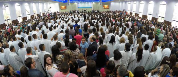 Sexto Batismo em Águas de 2016 - Dezembro (427 novos membros) Sexto Batismo em Águas de 2016 - Dezembro (427 novos membros)