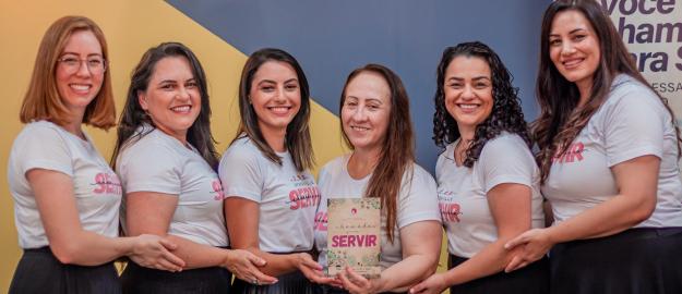 Novidade: UFADVILLE publica "Chamadas para Servir", seu primeiro livro, dedicado às mulheres Novidade: UFADVILLE publica "Chamadas para Servir", seu primeiro livro, dedicado às mulheres