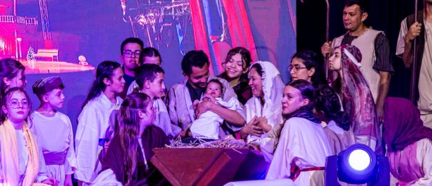 Espetáculo “Viva a Graça do Natal” reúne centenas de famílias para celebrar Jesus Espetáculo “Viva a Graça do Natal” reúne centenas de famílias para celebrar Jesus