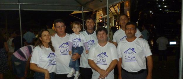 "Uma Bíblia em cada Casa"... Presente na Cruzada Evangelística "Abençoando Joinville" "Uma Bíblia em cada Casa"... Presente na Cruzada Evangelística "Abençoando Joinville"
