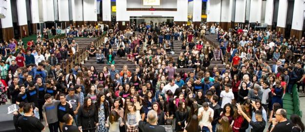 SETEMBRO AMARELO: “Se Liga Especial”  reúne centenas de adolescentes da UNIAADJO