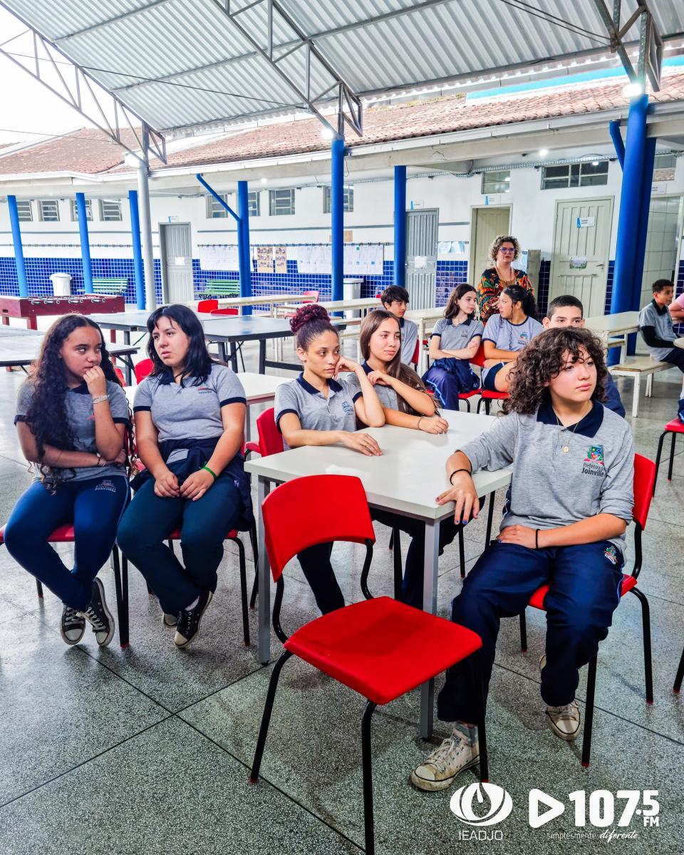 Concurso “Você PODCAST” da ACAERT na Escola Anaburgo