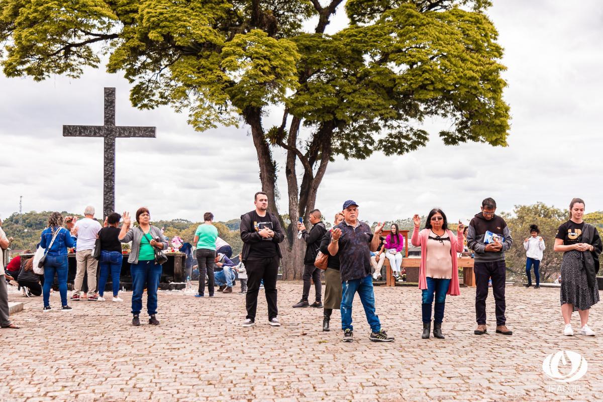 Missões Urbanas: IEADJO evangeliza mais de 140 mil na “Operação Finados” - Novembro 2022