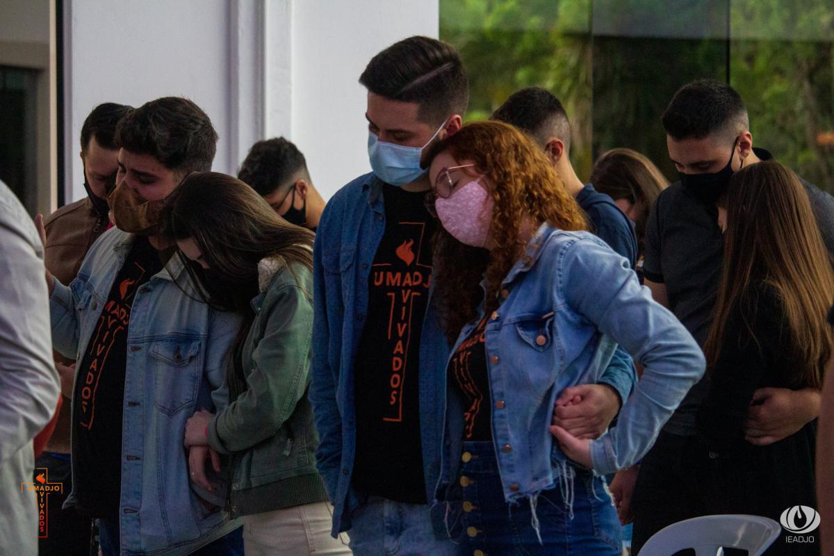 Jovens da IEADJO participam do Seminário “Antes do Sim”