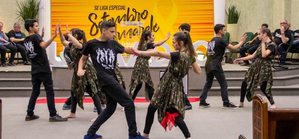 SETEMBRO AMARELO: “Se Liga Especial” reúne centenas de adolescentes da UNIAADJO 2019