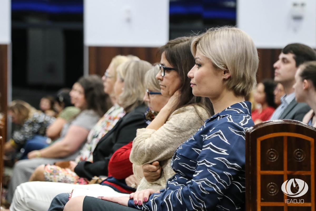 Mulheres participam de palestra sobre Setembro Amarelo na IEADJO 2019