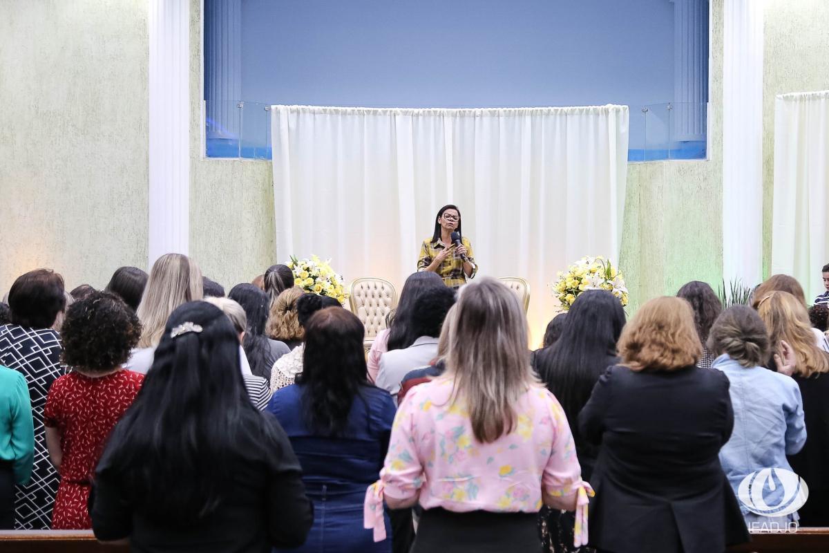 Mulheres participam de palestra sobre Setembro Amarelo na IEADJO 2019